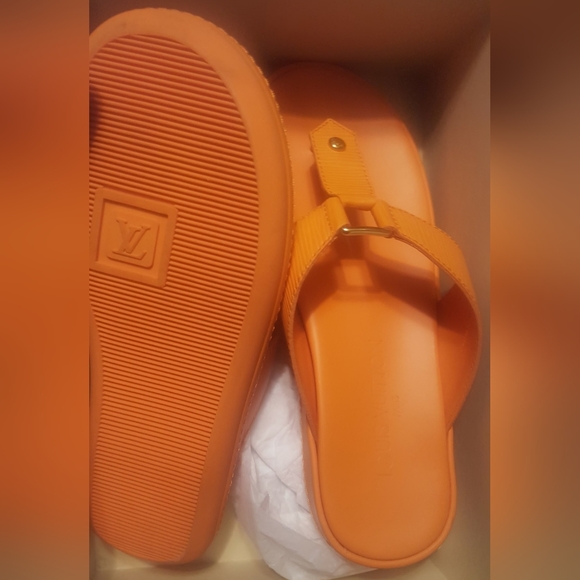 COMING SOON RARE & OR VINTAGE CHANEL , BALLY , LOUIS VUITTON , GUCCI & ETRO... - Picture 7 of 12